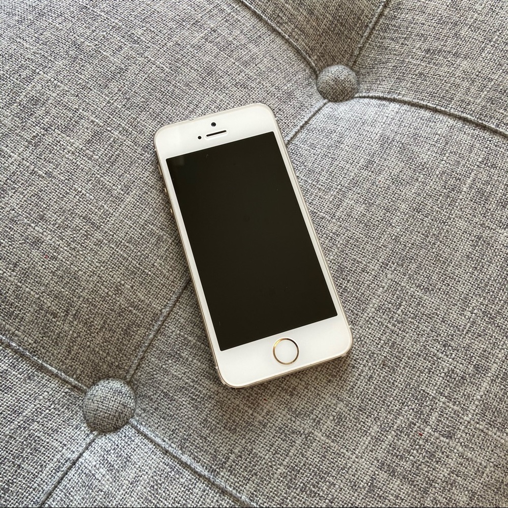 Apple iPhone 5S 64GB in Gold Unlocked